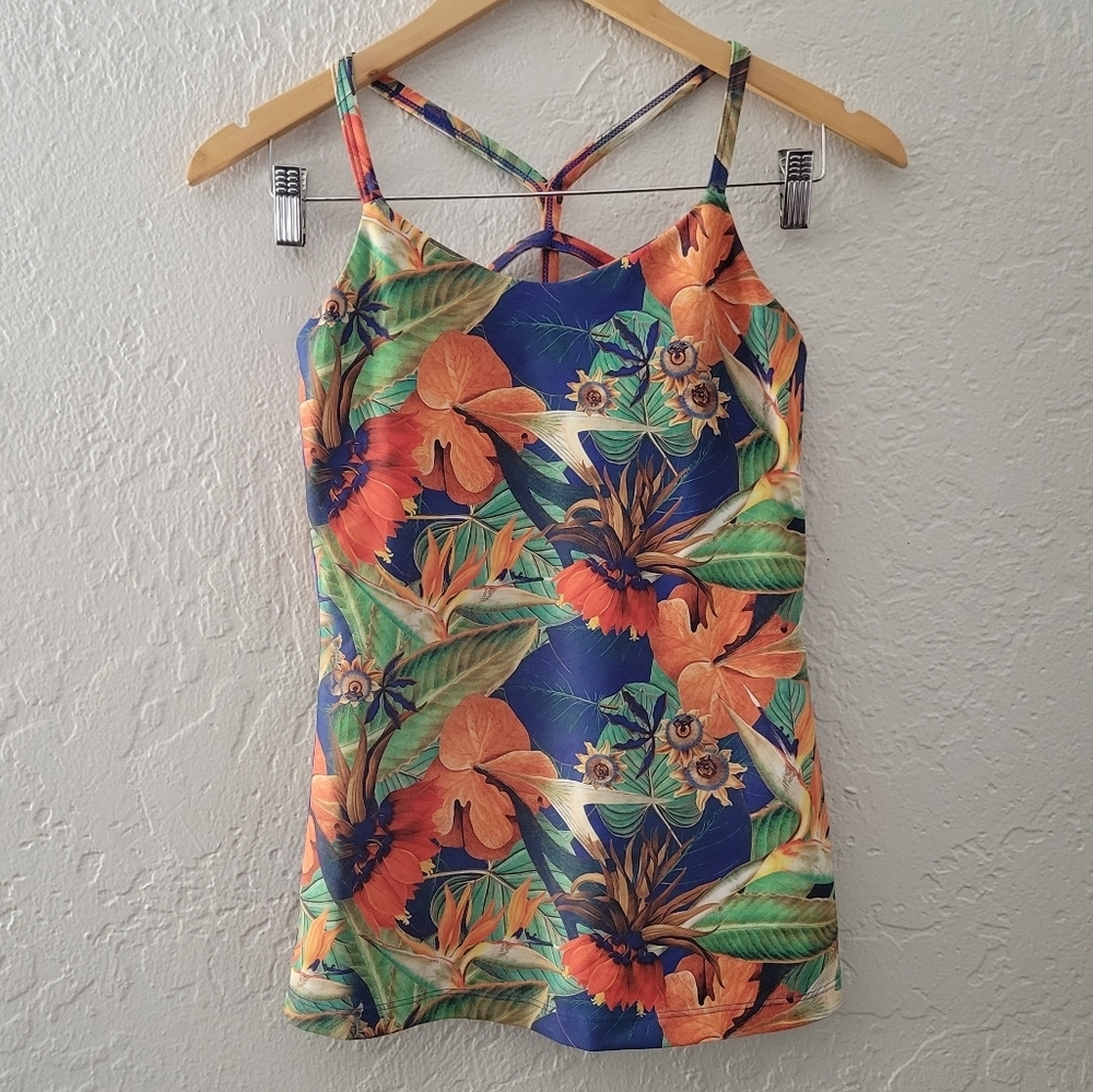 KiraGrace Strappy Back Tank Top Small
